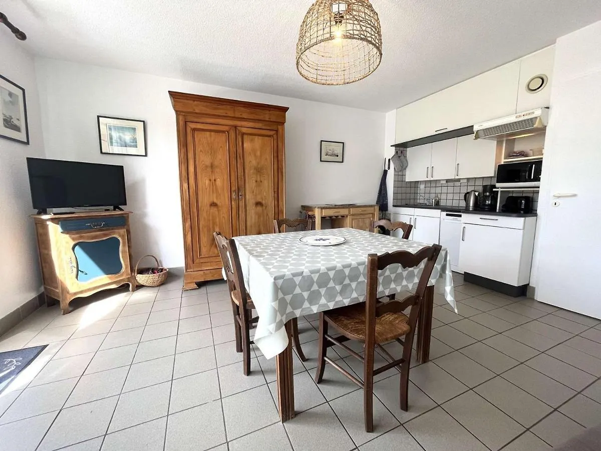 Appartement La Foret-Fouesnant : Port, Plage Et Restaurants A Pied, Terrasse Et Parking - Fr-1-481-146 公寓